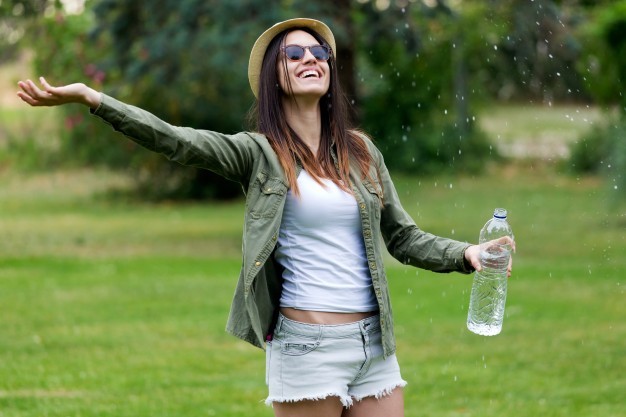 10 Reasons To Stay Hydrated In Monsoons